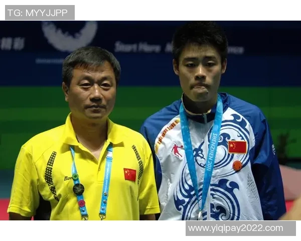 深圳羽毛球队团队协作引发热议球员间配合与默契的争议探讨 深圳羽毛球队团队协作引发热议球员间配合与默契的争议探讨