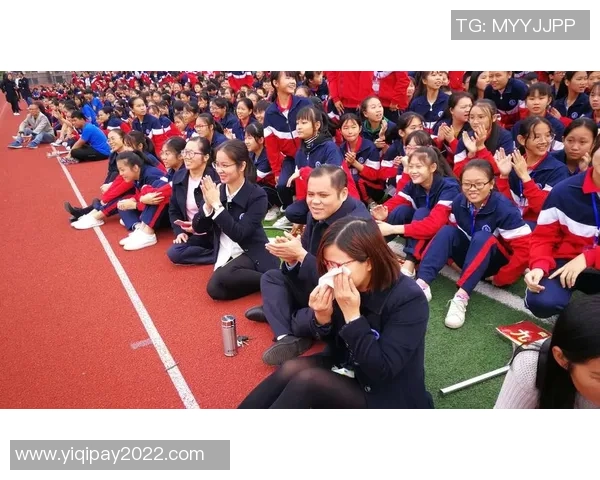 足球明星卡通人偶的奇幻冒险之旅展现梦想与激情的完美结合 足球明星卡通人偶的奇幻冒险之旅展现梦想与激情的完美结合